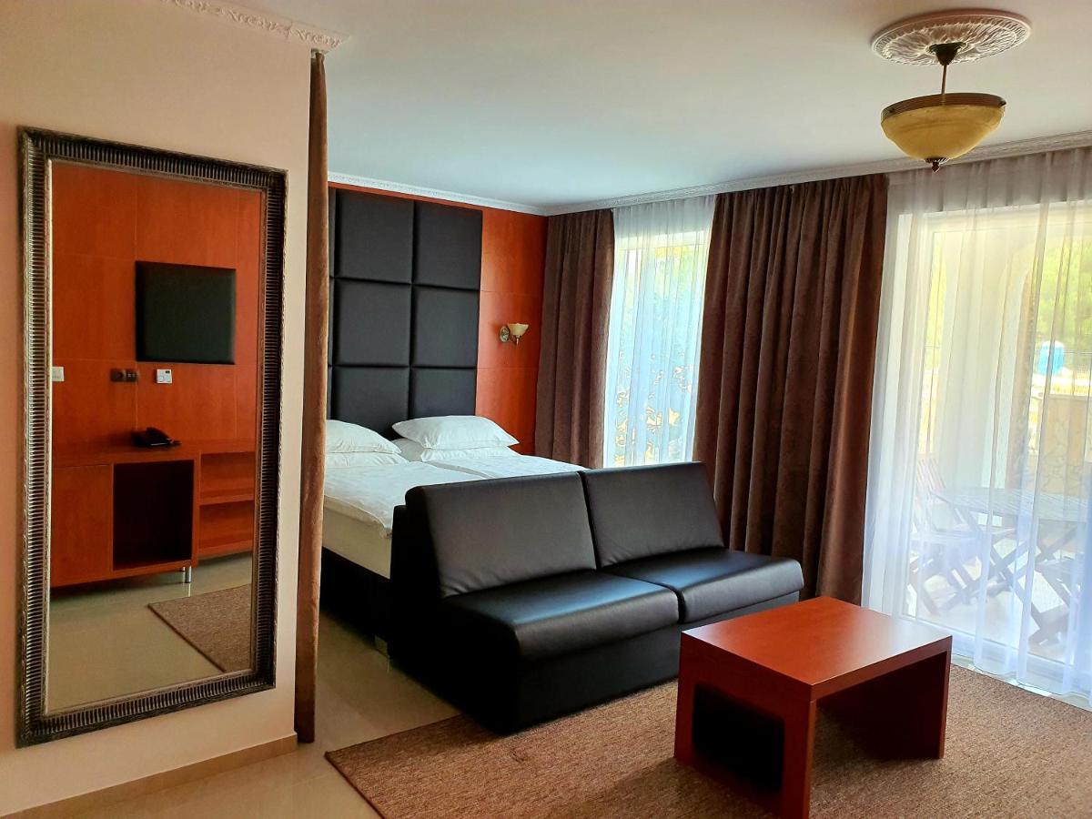 Boutique Hotel Bora & Villas Garamm Pakoštane Exterior foto