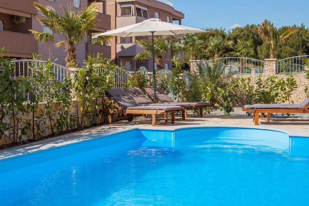 Boutique Hotel Bora & Villas Garamm Pakoštane Exterior foto
